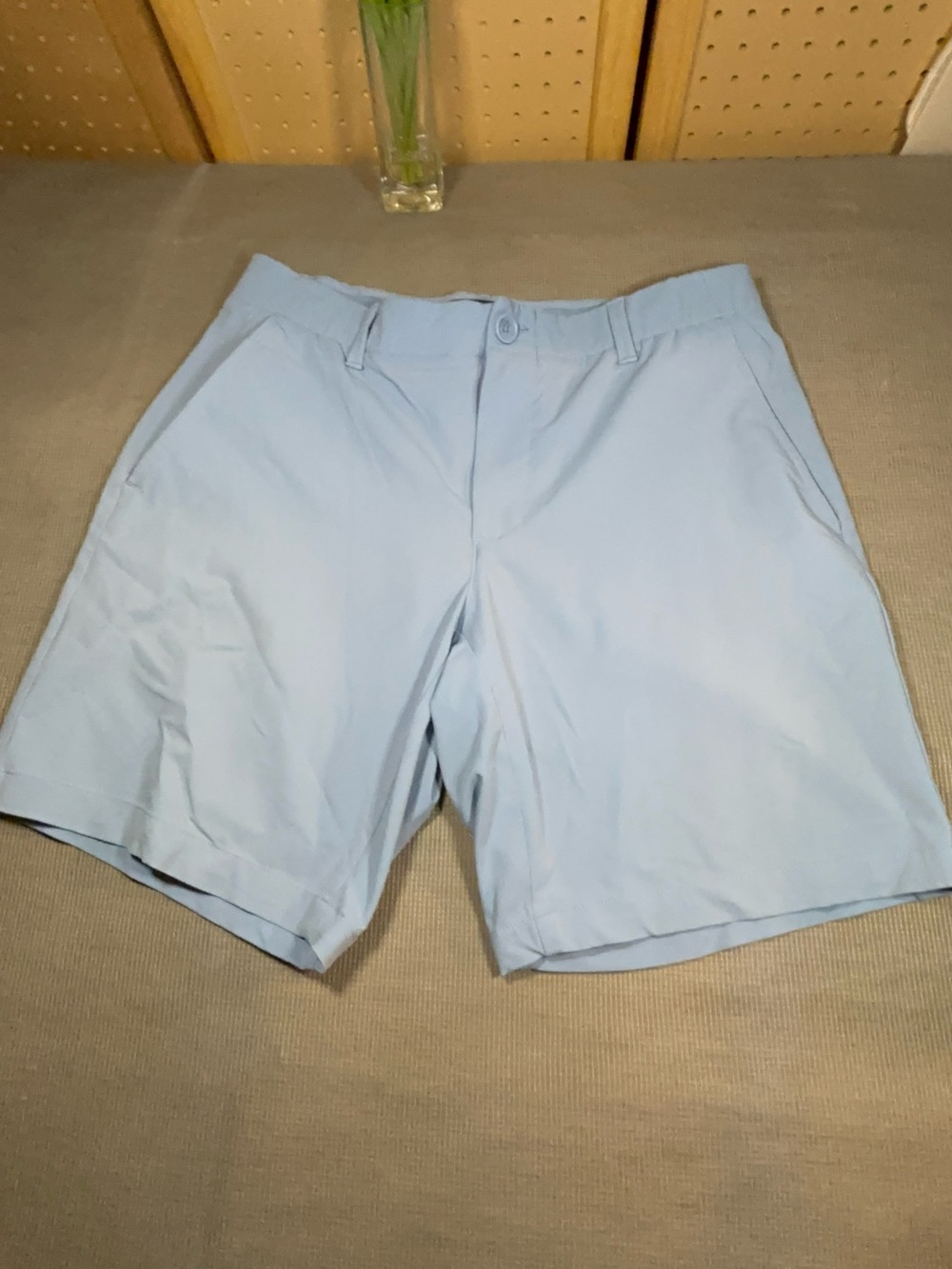 Under Armour Men's Light Blue Flat-Front Athletic Shorts